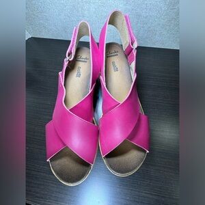 Clarks Collection Stasha Hale 4 Leather Wedge Sandal Fuchsia Size 8.5 M